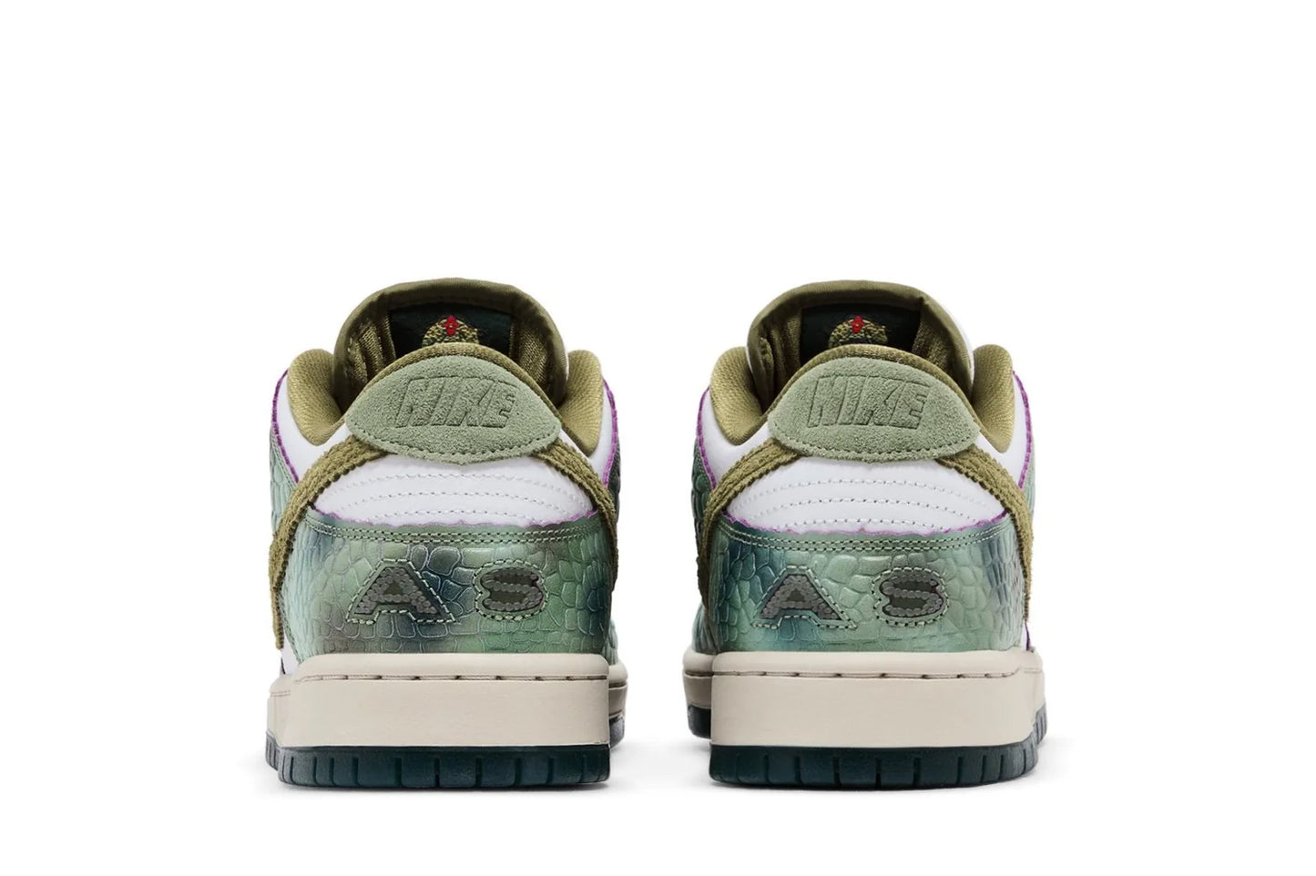 Tênis Alexis Sablone x Nike SB Dunk Low Pro White and Pacific Moss