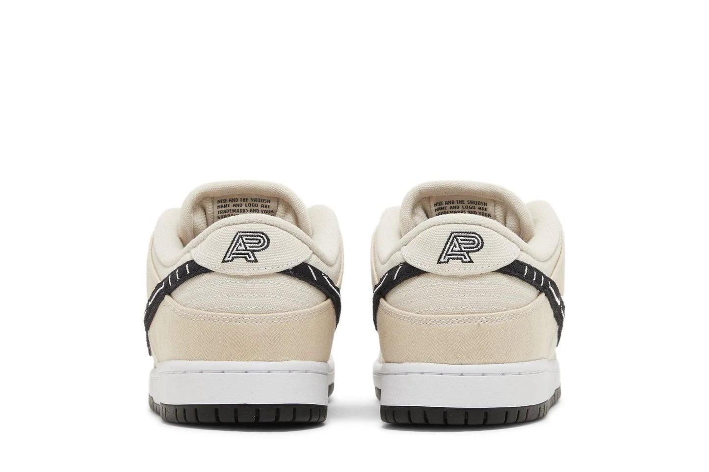 Tênis Albino & Preto x Nike SB Dunk Low Pearl White