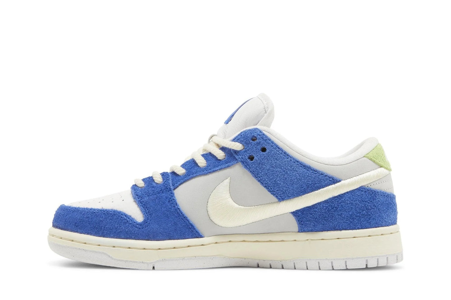 Tênis Fly Streetwear x Nike SB Dunk Low Pro Gardenia
