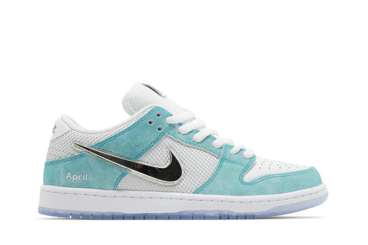 Tênis April Skateboards x Nike SB Dunk Low Turbo Green
