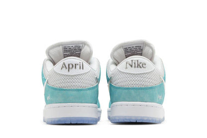Tênis April Skateboards x Nike SB Dunk Low Turbo Green