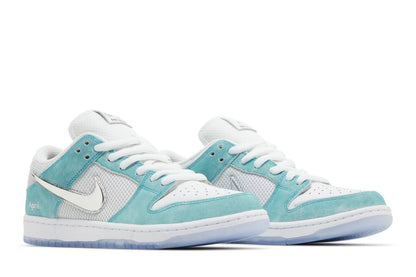 Tênis April Skateboards x Nike SB Dunk Low Turbo Green
